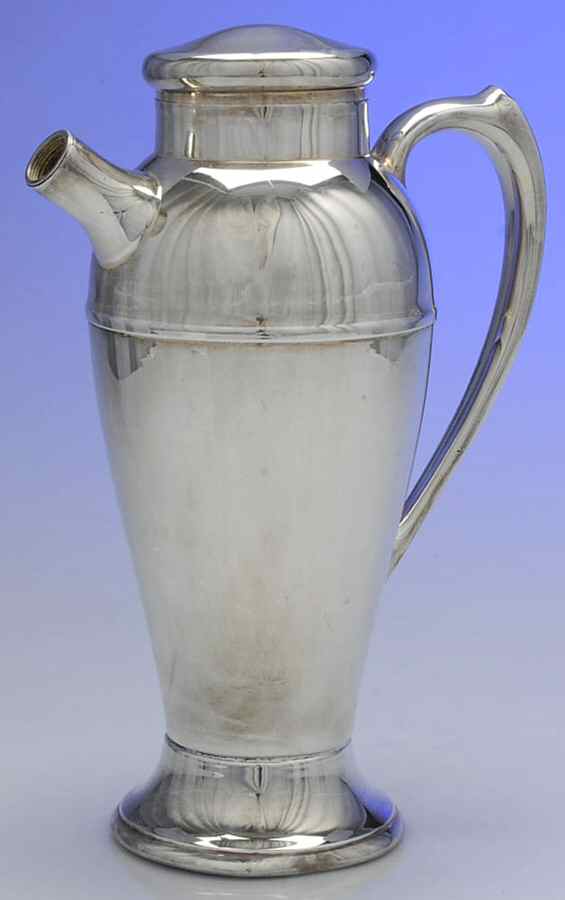 668 (Silverplate, Hollowware) Silverplate Cocktail Shaker by International Silver-1