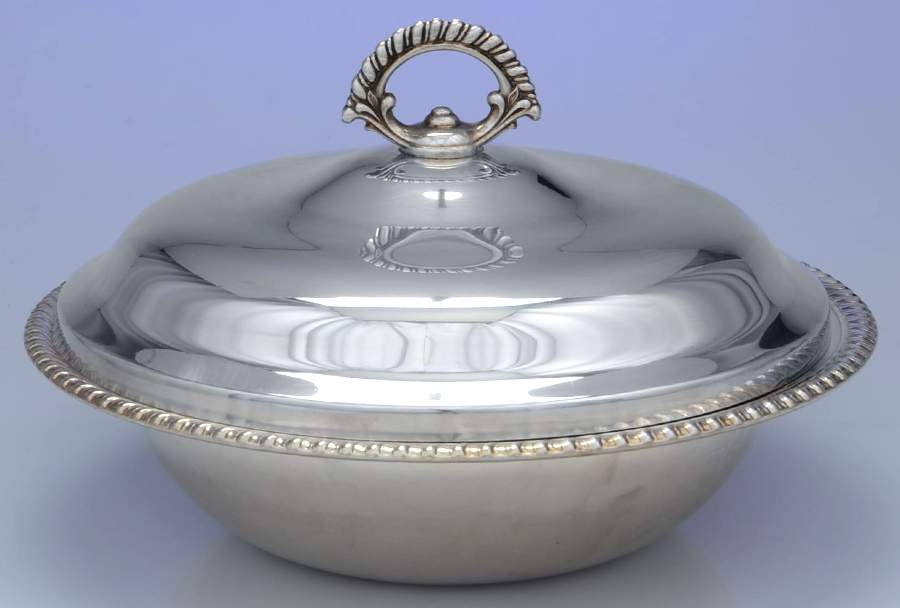 848 (Silverplate, Hollowware) Plated Round Covered Casserole with Glass by International Silver-1