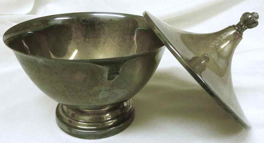 448 (Silverplate, Hollowware) Round Covered Vegetable Bowl by International Silver-1