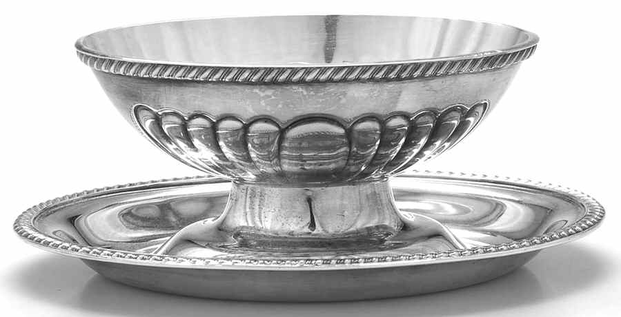 01195 (Silverplate, Hollowware) Plated Gravy Boat with Attached Underplate by International Silver-1