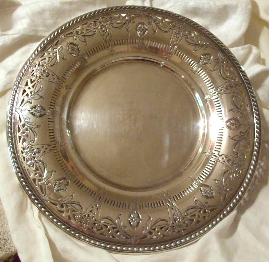 620 (Silverplate, Hollowware) Silverplate Sandwich Plate by International Silver-1