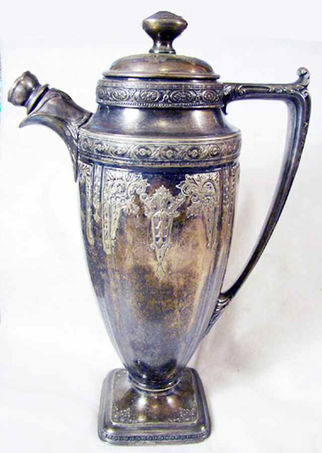 1922 (Silverplate, Hollowware) Cocktail Shaker with Lid by International Silver-1