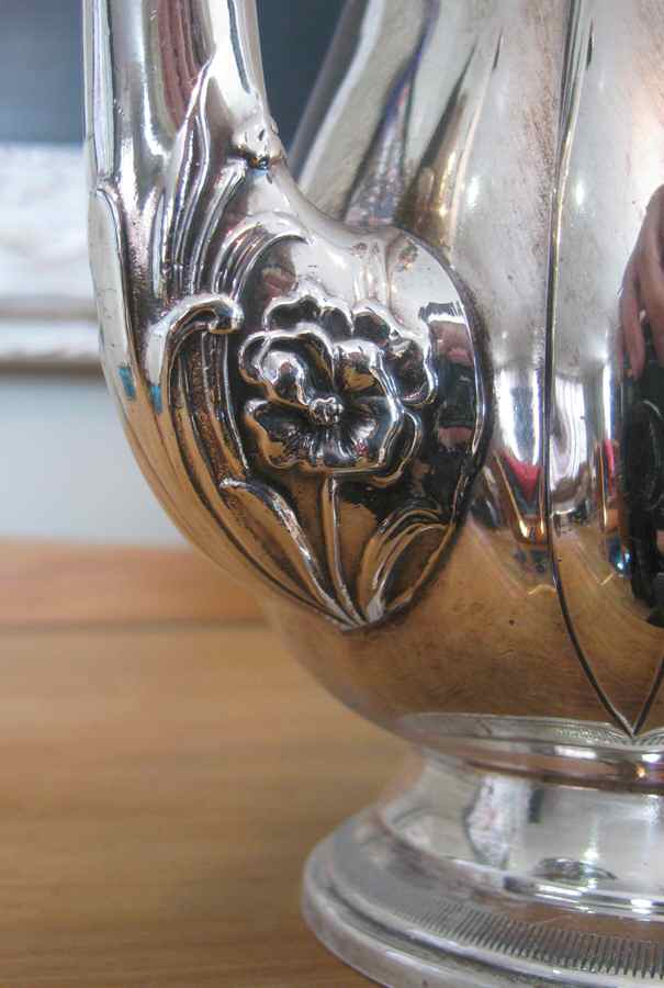 1046 (Silverplate, Hollowware) Silverplate Coffee Pot by International Silver-1