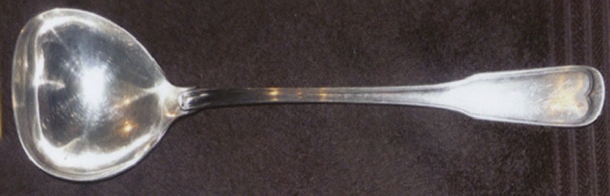 St.Denis (Sterling) Punch Ladle Solid Piece by Indurgo-1