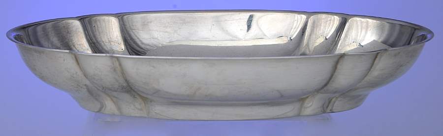 WX14 (Sterling, Hollowware) 9" Oval Vegetable Bowl by International Silver-1