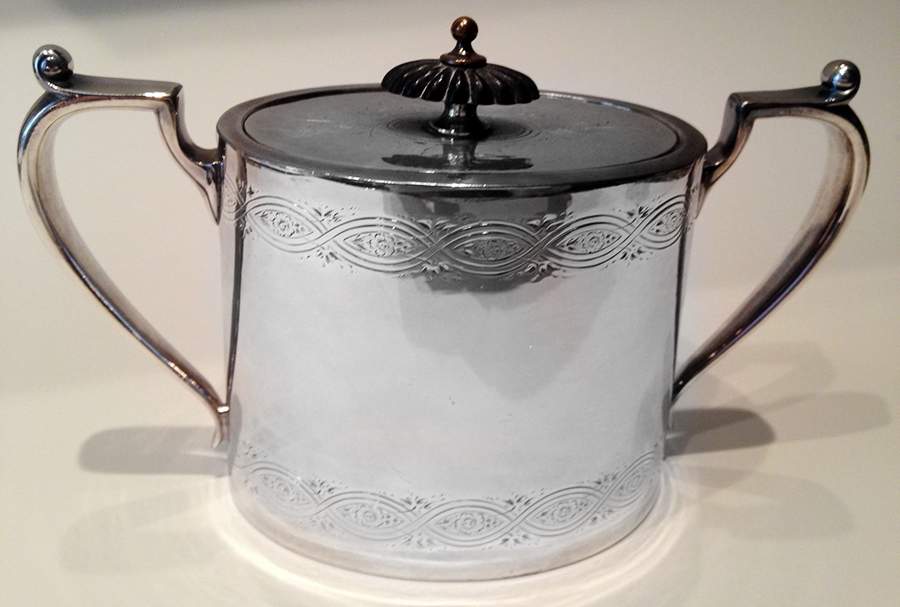 Charlestown (Silverplate, Hollowware) Sugar Bowl & Lid by International Silver-1
