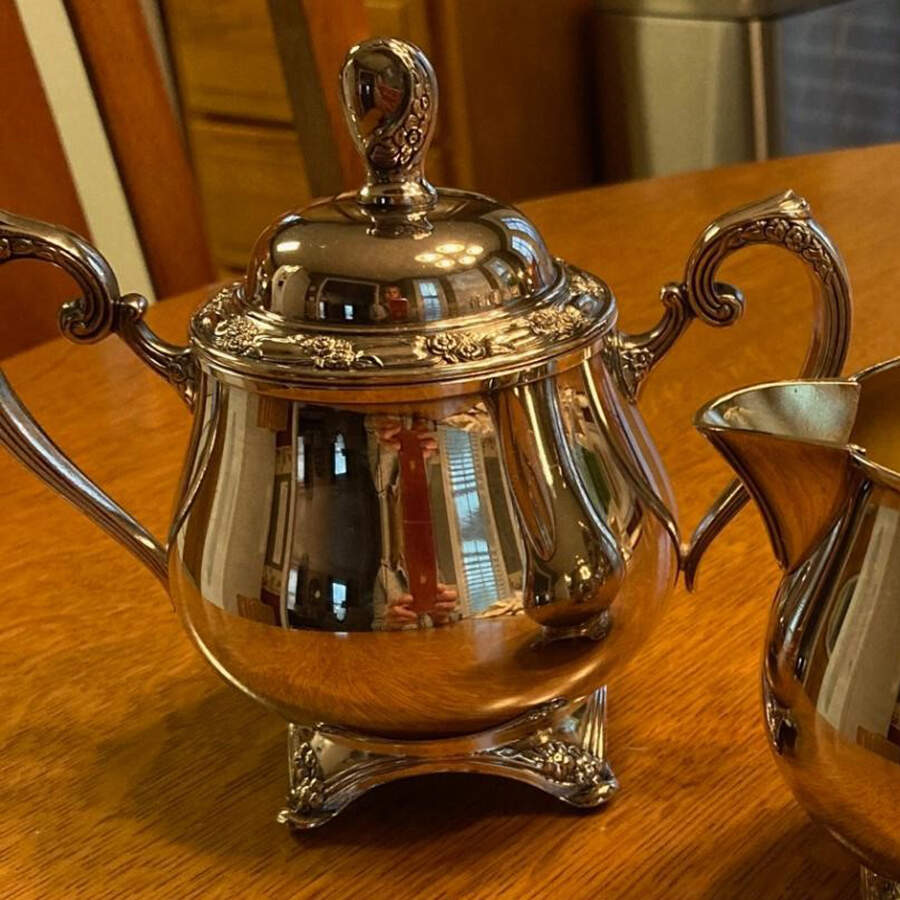 881-1 (Silverplate, Hollowware) Sugar Bowl & Lid by International Silver-1