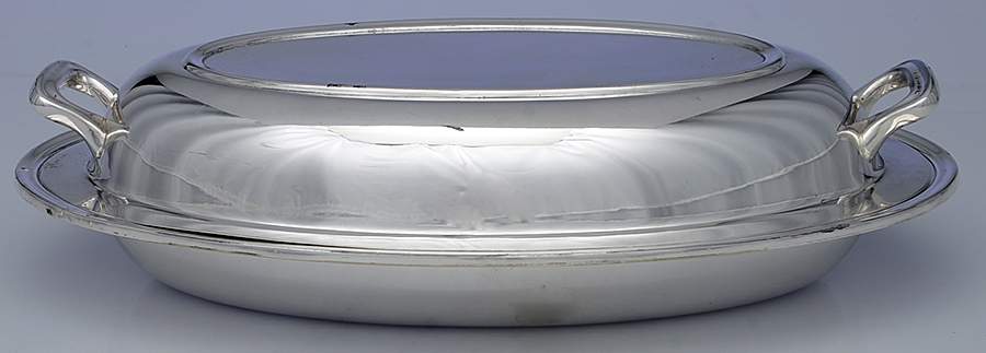 4011 (Silverplate, Hollowware) Double Vegetable Bowl by International Silver-1