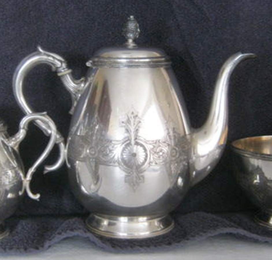 1822 (Silverplate, Hollowware) Silverplate Coffee Pot by International Silver-1