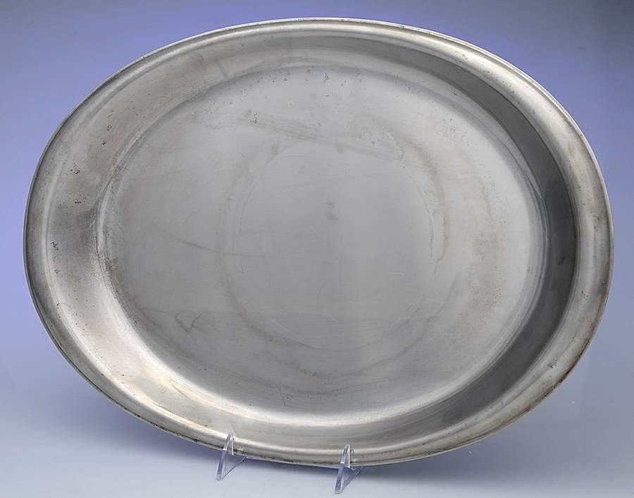 Deluxe (Stainless, Hollowware) 18" Oval Serving Platter by International Silver-1