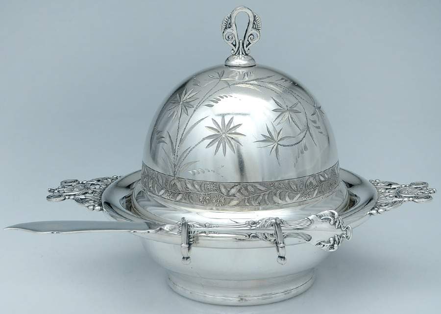 600 (Silverplate, Hollowware) Round Covered Butter with Strainer & Master Knife by International Silver-1