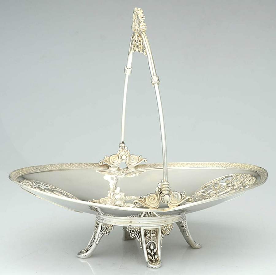 845 (Silverplate, Hollowware) 13" Pierced Handled Basket by International Silver-1
