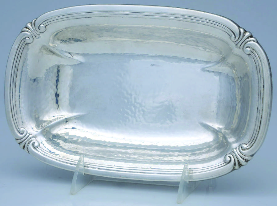 D187 (Sterling, Hollowware) 9" Bread Tray by International Silver-1
