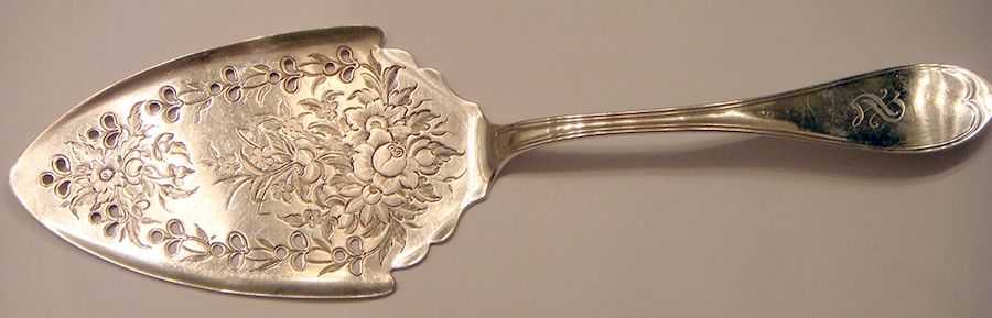 Oval Thread (Sterling) Large Solid Bright Cut Pie Knife by John Polhamus-1