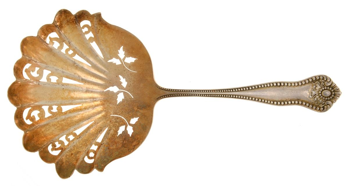 Lexington (Sterling) Pierced Saratoga Chips Server by JB & SK Knowles Silver-1