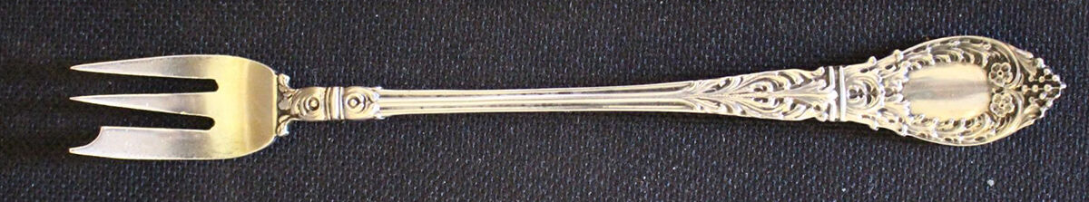 Roman (Sterling) Oyster Fork by JB & SK Knowles Silver-1