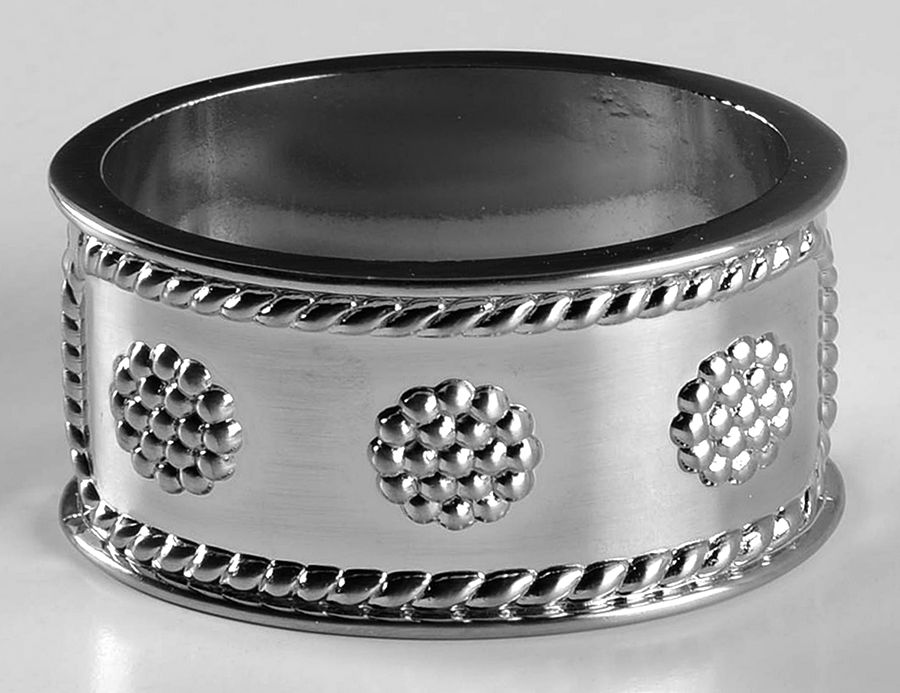 Berry and Thread (Stainless) Napkin Ring by Juliska Flatware-1