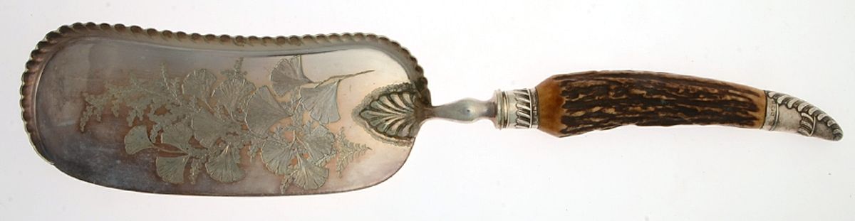 J5B1 (Sterling) Crumb/Crumber Knife W/Bright Cut Silverplate Blade by John Biggin-1