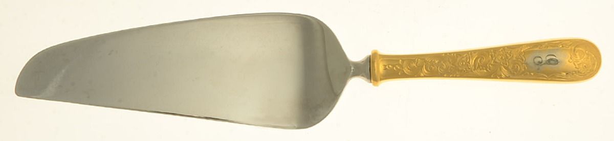Golden Old Maryland Engraved (Sterling) Monogramed Pie and Cake Server W/Stainless Blade by Kirk Stieff-1