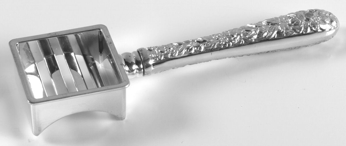 Repousse (Sterling, 1828) Corn Butterer with Silverplate Bowl by Kirk Stieff-1