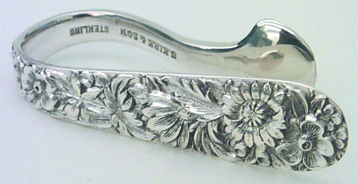 Repousse (Sterling, 1828) Napkin Clip HC by Kirk Stieff-1