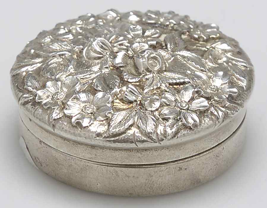 Repousse-Full Chased-Hand Chased Salve Bow with Lid by Kirk Stieff-1