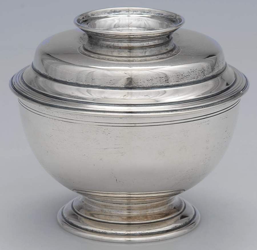 Williamsburg (Sterling, Hollowware) Sugar Bowl & Lid by Kirk Stieff-1
