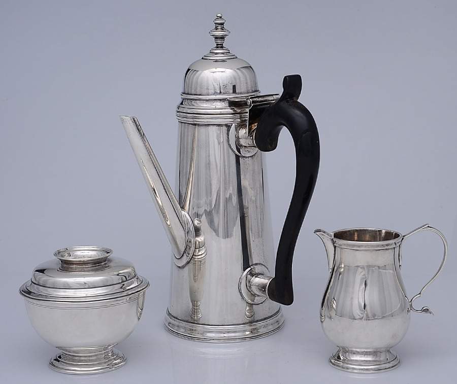 Williamsburg (Sterling, Hollowware) (3pc) Coffee Set (Coffee Pot, Creamer & Sugar) by Kirk Stieff-1