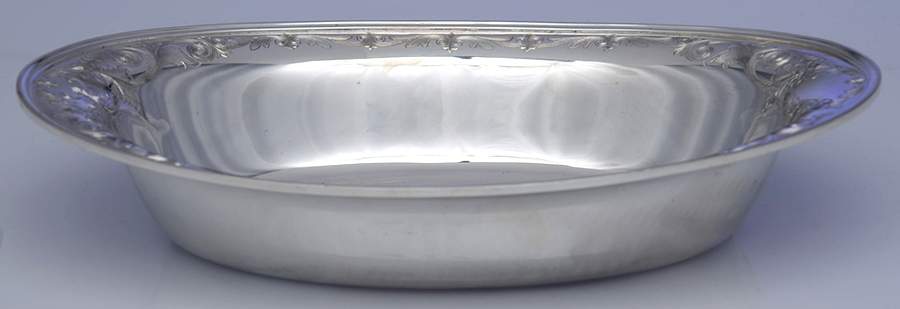 Old Maryland-Engv (Sterling, Hollowware) 10" Oval Vegetable by Kirk Stieff-1