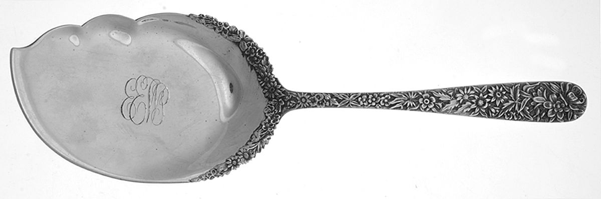 Repousse (Sterling, 1896, 925-1000) Applied Bowl Large Solid Fish Serving Knife by Kirk Stieff-1