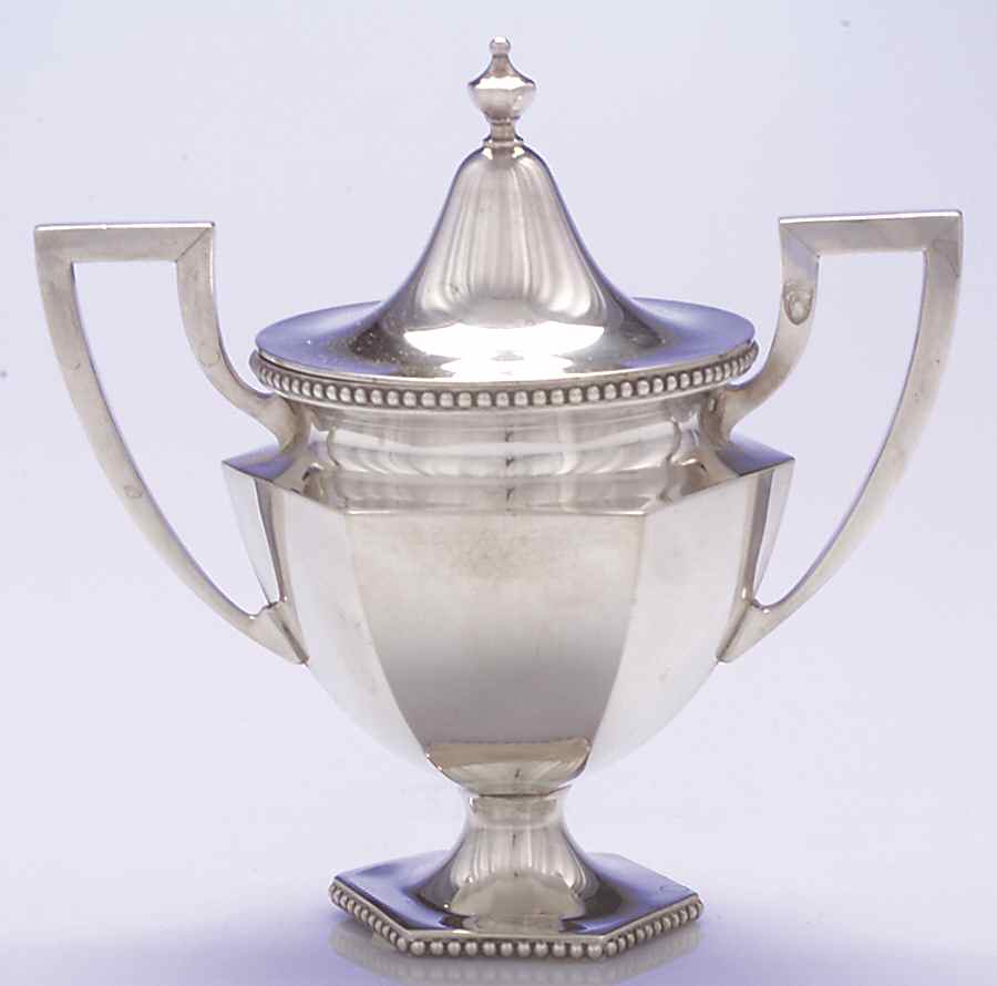 Colonial-Beaded (Sterling, 500, Hollowware) Sugar Bowl & Lid by Kirk Stieff-1
