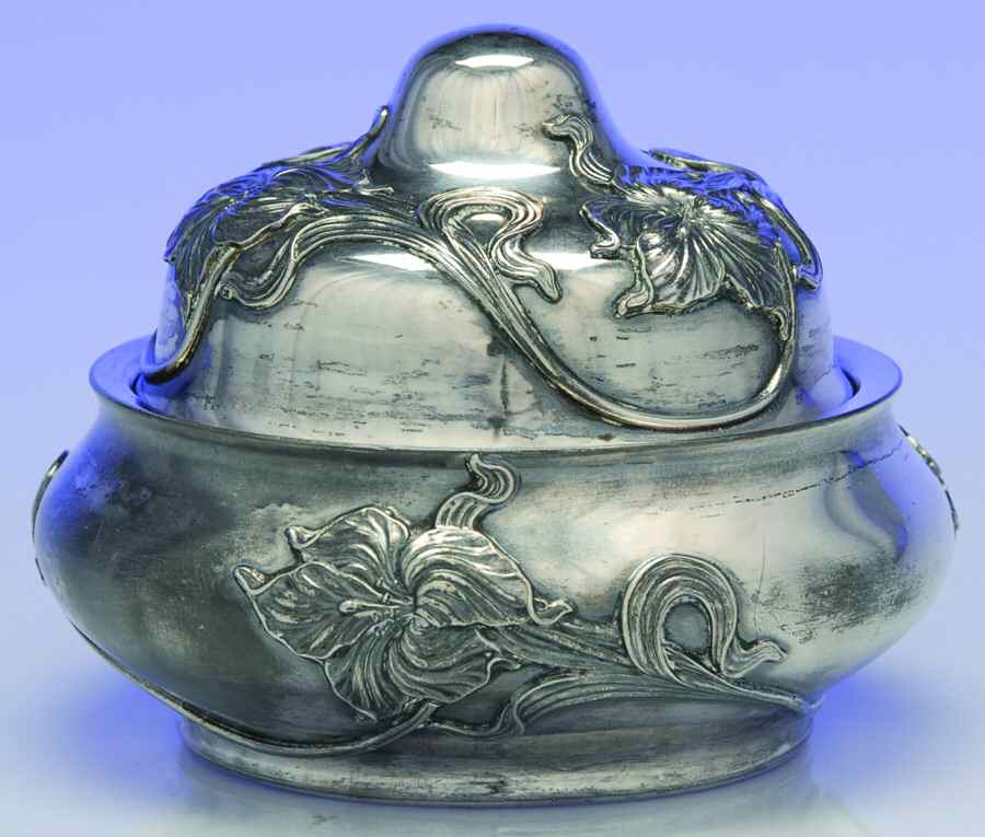 2825 (Silverplate, Hollowware) Vanity Box with Hinged Lid by Knickerbocker Silver-1
