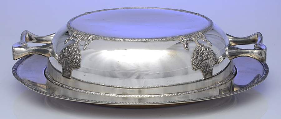 Silverplate Hollowware Covered Tray by Knickerbocker Silver-1