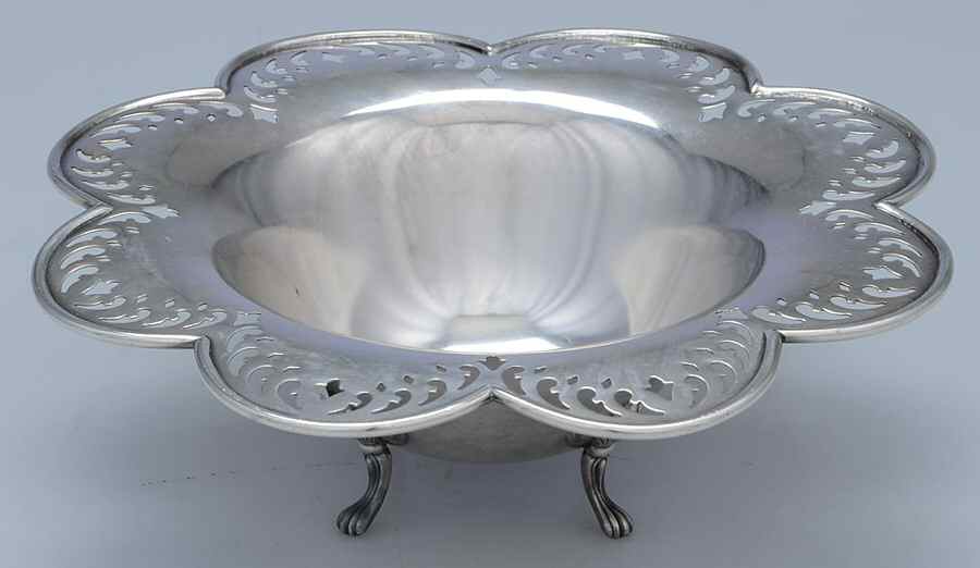 C293 (Silverplate, Hollowware) 7" Round Footed Centerpiece by Knickerbocker Silver-1