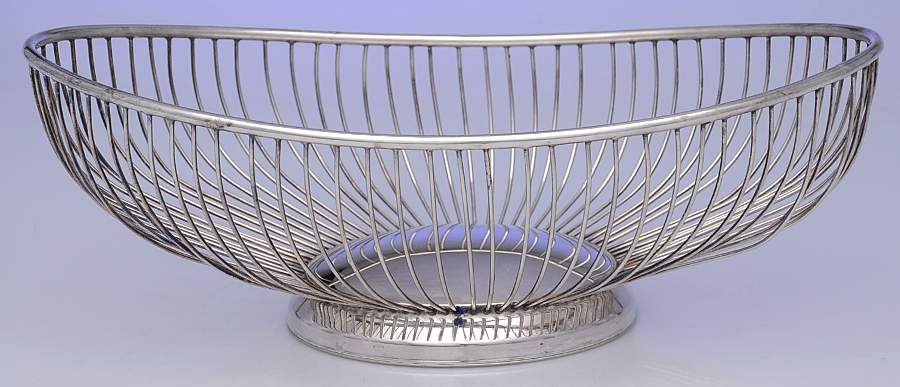 Silverplate Hollowware 11" Wire Basket by Leonard Silver Mfg Co-1
