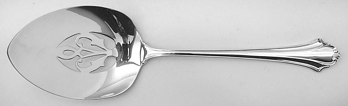 Bel Chateau (Sterling, 1983) Tomato Server, Solid Piece by Lunt Silver-1