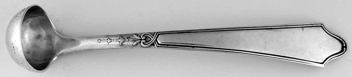 Chateau-Chateau Thierry(Sterling, 1919) Mustard Spoon by Lunt Silver-1