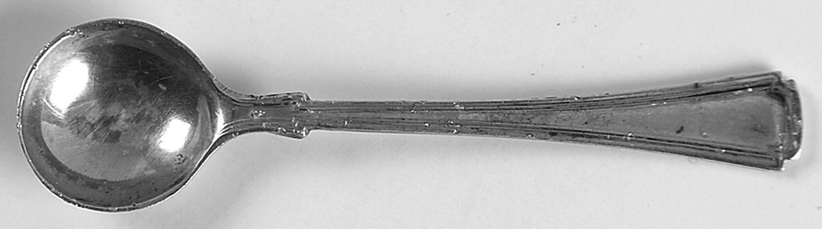Cortland (Sterling, 1921) Individual Salt Spoon by Lunt Silver-1