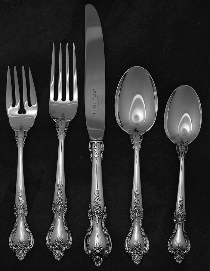 Delacourt (Sterling, 1966) 5 Piece Place Setting by Lunt Silver-1