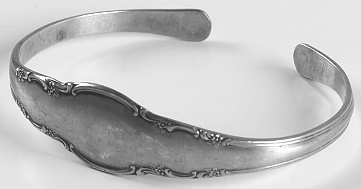 Modern Victorian (Sterling, Hollowware) Sterling Bracelet by Lunt Silver-1