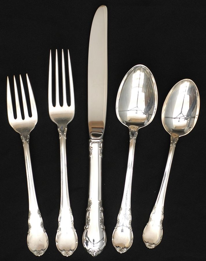 Modern Victorian (Sterling, 1941, No Monos) 5 Piece Place Size Setting by Lunt Silver-1