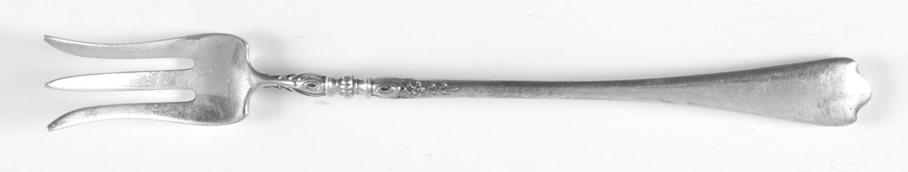 Nellie Custis (Sterling, 1915) Oyster Fork by Lunt Silver-1