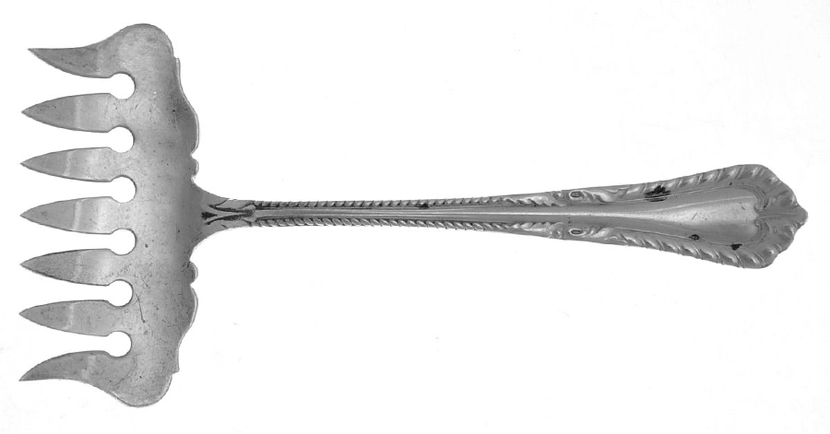 Old Dominion (Sterling, 1898) Large Solid Tined Sardine Serving Fork by Lunt Silver-1