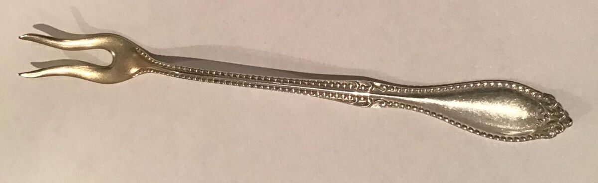 Provence (Sterling, 1896) Olive Fork by Lunt Silver-1