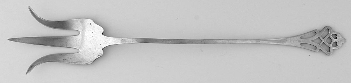 Pynchon (Sterling, 1910) Large Lettuce Serving Fork by Lunt Silver-1