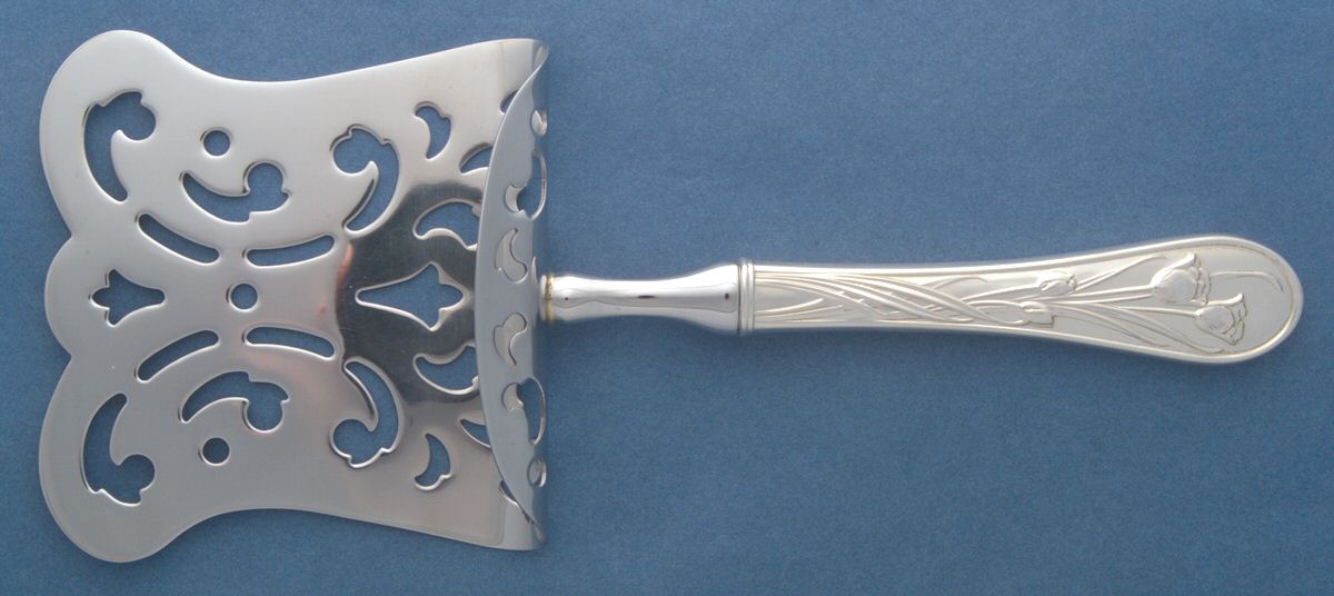 Quintessence (Sterling, 1990) Hollow Asparagus Server with Stainless Hood by Lunt Silver-1