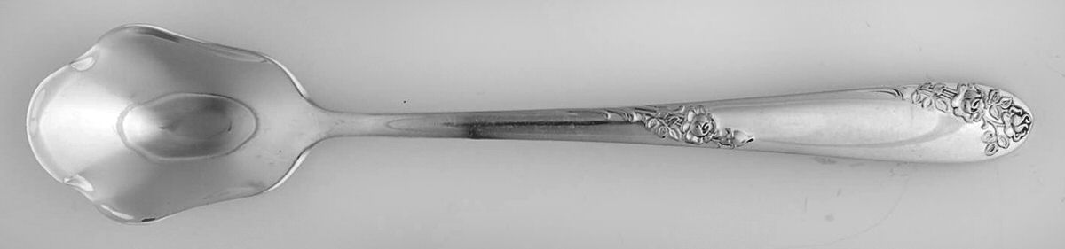 Sweetheart Rose (Sterling, 1951) Relish Spoon by Lunt Silver-1