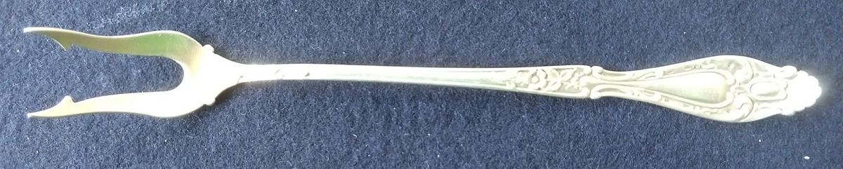 Verona (Sterling, 1894) Olive Fork by Lunt Silver-1