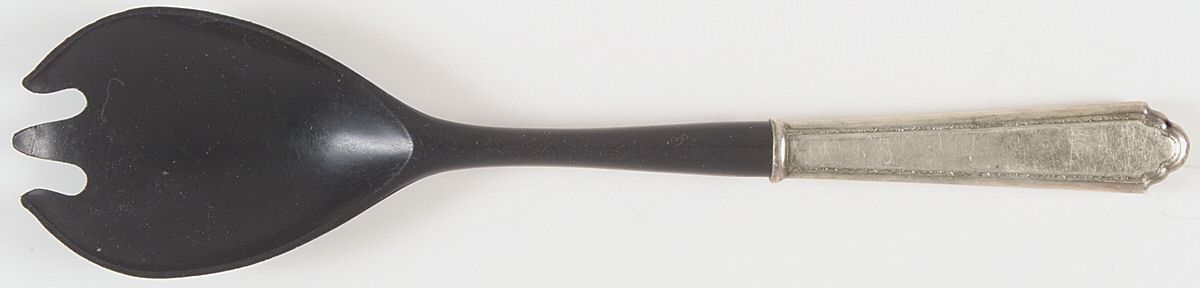 William & Mary (Sterling, 1921, No Monos) Salad Serving Fork with Plastic Prongs by Lunt Silver-1