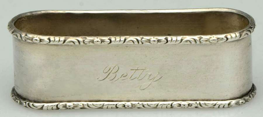 William & Mary (Sterling, Hollowware)  Oblong Napkin Ring by Lunt Silver-1